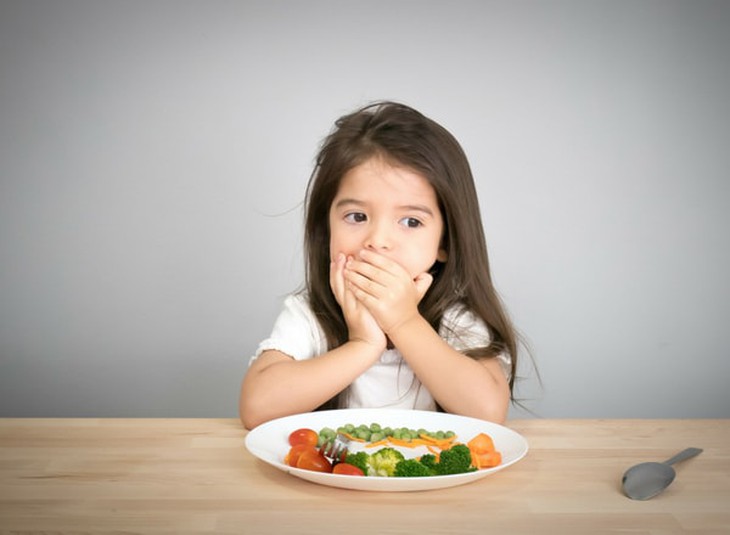 Làm sao để trẻ hết biếng ăn, chuyên gia mách mẹ cách khắc phục - Ảnh 1.