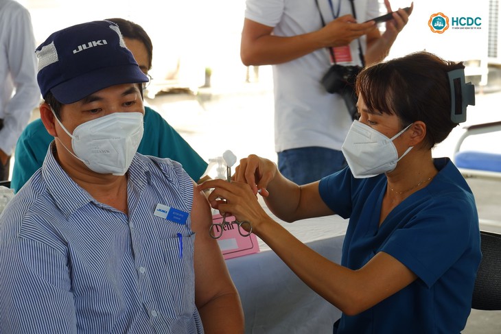 Một số tỉnh, thành chưa nhận hết vaccine phòng COVID-19 được phân bổ, tiêm chậm: Nguy cơ phải hủy bỏ - Ảnh 1.