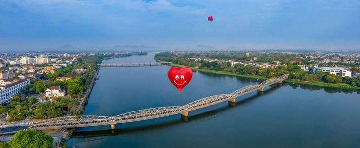 Đến đất thần kinh để trải nghiệm vẻ đẹp cổ kính trên không trung - Ảnh 9.