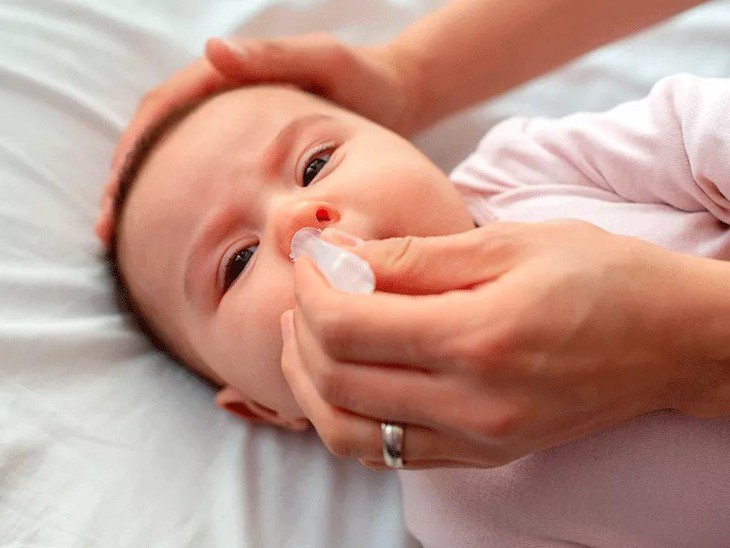 Những sai lầm trong cách vệ sinh tai cho trẻ bị viêm tai giữa - Ảnh 4.