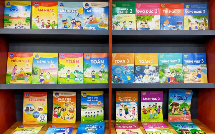 Sách giáo khoa cần được quản lý như xăng dầu, điện, nước…
