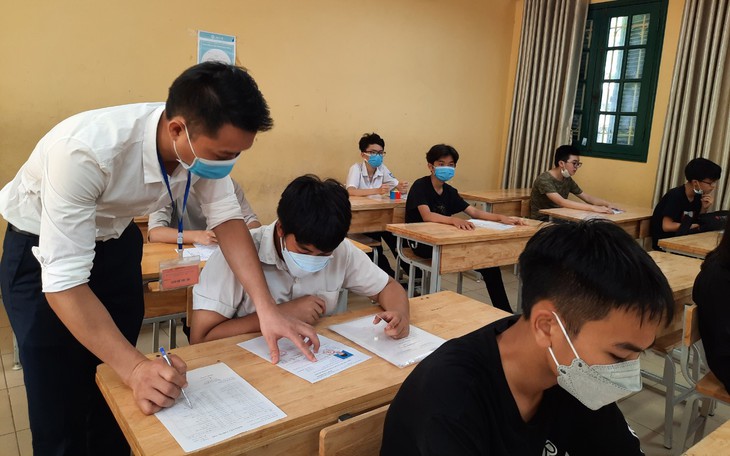 Hơn 100.000 thí sinh Thủ đô làm thủ tục dự thi nghiêm túc, an toàn phòng dịch