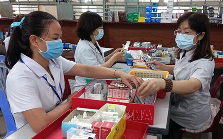 Thủ tướng yêu cầu triển khai các giải pháp bảo đảm thuốc, trang thiết bị y tế cho khám chữa bệnh - Ảnh 1. Thủ tướng yêu cầu triển khai các giải pháp bảo đảm thuốc, trang thiết bị y tế cho khám chữa bệnh - Ảnh 1.