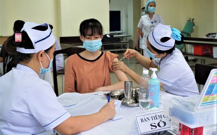 Nóng: Bộ Y tế hướng dẫn tiêm mũi 3 vaccine phòng COVID-19 cho trẻ từ 12-17 tuổi