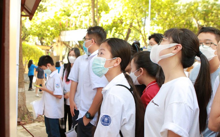 Nắng nóng đến 39 độ C trong ngày đầu tiên thi vào lớp 10
