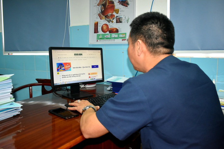 Y bác sĩ, cán bộ y tế cũng là “chiến sĩ thông tin” - Ảnh 3. Y bác sĩ, cán bộ y tế cũng là “chiến sĩ thông tin” - Ảnh 3.