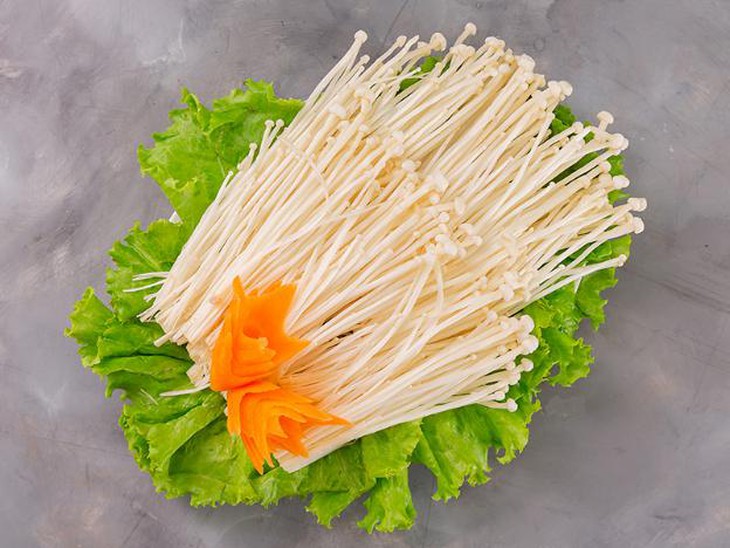 Nấm kim châm và trứng gà làm theo cách sau, sẽ có món ăn ngon gấp 2, bổ gấp đôi - Ảnh 1. Nấm kim châm và trứng gà làm theo cách sau, sẽ có món ăn ngon gấp 2, bổ gấp đôi - Ảnh 1.