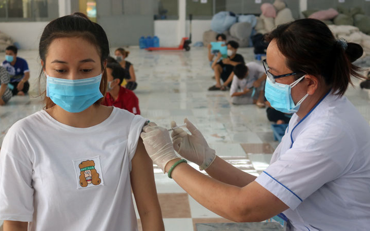 Sáng 19/6: Biến thể phụ BA.5 có nguy cơ xâm nhập; Tiêm vaccine COVID-19 mũi 3 cho trẻ 12-17 tuổi cách mũi 2 bao lâu?
