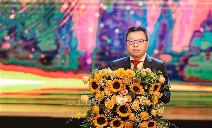 "Tiêu cực cấp thẻ nhận diện luồng xanh" của Báo Sức khỏe và Đời sống vinh đạt Giải Báo chí quốc gia lần thứ XVI - Ảnh 3. "Tiêu cực cấp thẻ nhận diện luồng xanh" của Báo Sức khỏe và Đời sống vinh đạt Giải Báo chí quốc gia lần thứ XVI - Ảnh 3.