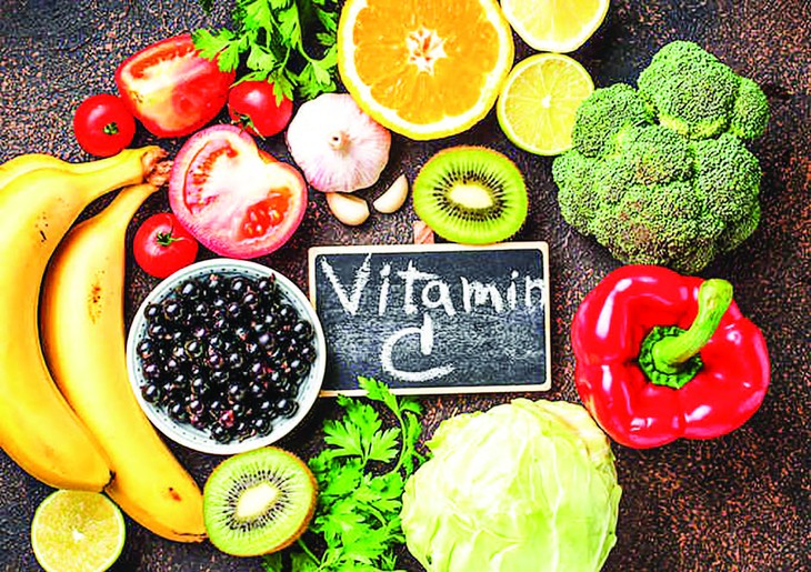 Nên bổ sung thực phẩm giàu vitamin C.