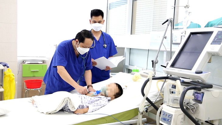 Vật thể lạ trong đường thở khiến bé trai đột ngột khó thở, tím tái - Ảnh 1. Vật thể lạ trong đường thở khiến bé trai đột ngột khó thở, tím tái - Ảnh 1.