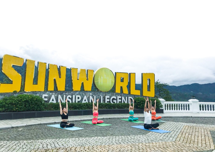 500 người sẽ tham gia đồng diễn Yoga "Chào mặt trời – Chào đỉnh Fansipan" tại Sa Pa vào ngày 24/6 - Ảnh 1. 500 người sẽ tham gia đồng diễn Yoga "Chào mặt trời – Chào đỉnh Fansipan" tại Sa Pa vào ngày 24/6 - Ảnh 1.