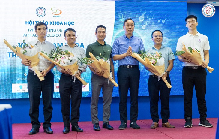 Khoảng 40% nguyên nhân gây vô sinh, hiếm muộn do nam giới: Khuyến cáo từ các chuyên gia 'quý ông' cần biết - Ảnh 1. Khoảng 40% nguyên nhân gây vô sinh, hiếm muộn do nam giới: Khuyến cáo từ các chuyên gia 'quý ông' cần biết - Ảnh 1.