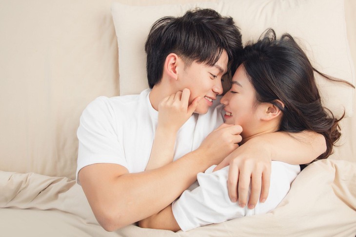 Khác biệt giữa đàn ông và phụ nữ khi "yêu" do "Hoa ngàn vàng" quyết định - Ảnh 1.