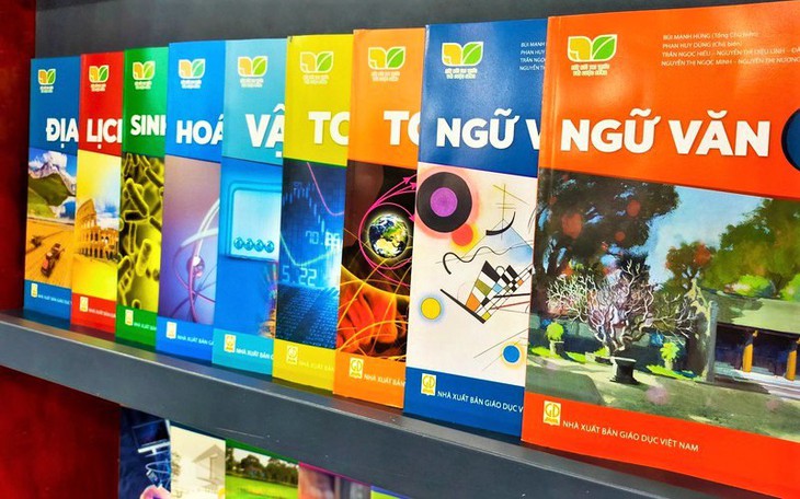 Đường dây nóng phục vụ nhu cầu mua sách giáo khoa trước năm học mới