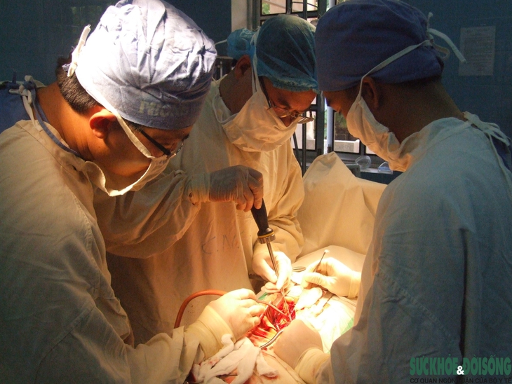 Nghệ An: Vùng cao thiếu… kỹ thuật cao; Đồng bằng khó tuyển được bác sĩ - Ảnh 5. Nghệ An: Vùng cao thiếu… kỹ thuật cao; Đồng bằng khó tuyển được bác sĩ - Ảnh 5.
