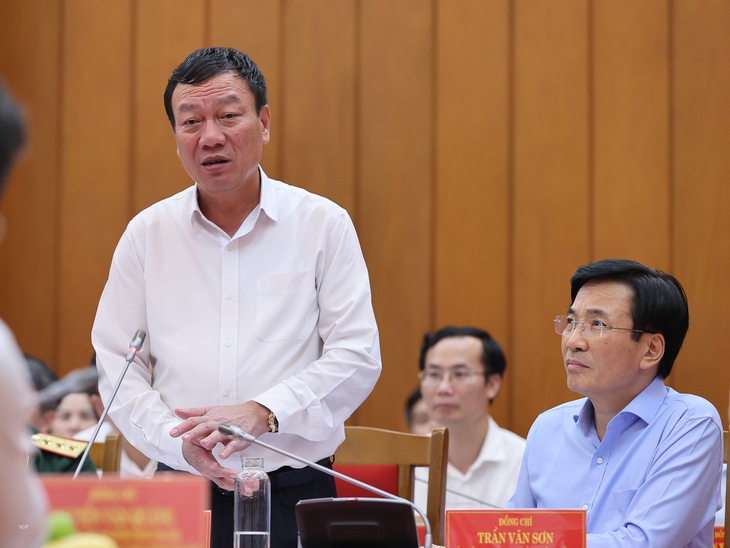 Thủ tướng: Tìm bằng được giải pháp cho các 'điểm nghẽn' để Đà Nẵng tiếp tục phát triển nhanh và bền vững - Ảnh 5. Thủ tướng: Tìm bằng được giải pháp cho các 'điểm nghẽn' để Đà Nẵng tiếp tục phát triển nhanh và bền vững - Ảnh 5.