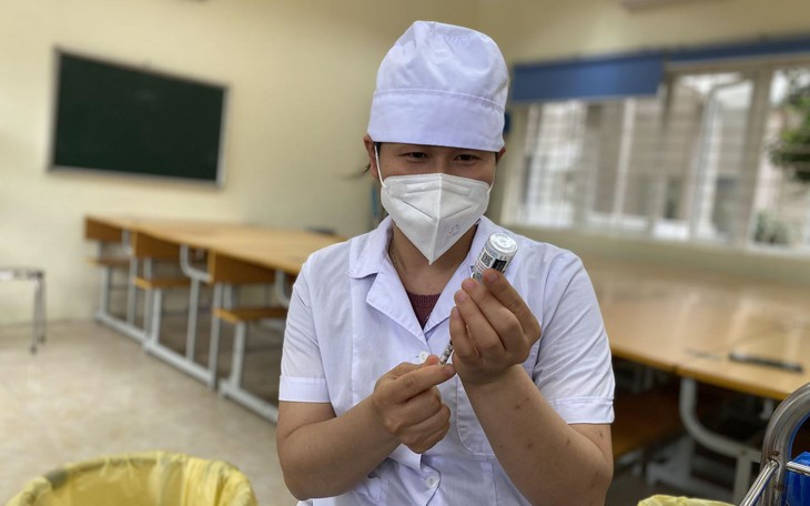 Miễn dịch ở người đã tiêm vaccine liều cơ bản và mắc COVID-19 sẽ suy giảm: Cần thiết tiêm mũi 3, mũi 4