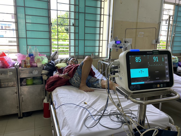 Số ca mắc sốt xuất huyết tăng, bệnh viện quá tải - Ảnh 2. Số ca mắc sốt xuất huyết tăng, bệnh viện quá tải - Ảnh 2.