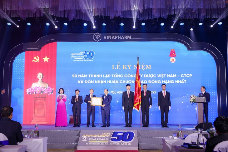 Tổng công ty Dược Việt Nam vinh dự đón nhận Huân chương Lao động hạng Nhất - Ảnh 1. Tổng công ty Dược Việt Nam vinh dự đón nhận Huân chương Lao động hạng Nhất - Ảnh 1.