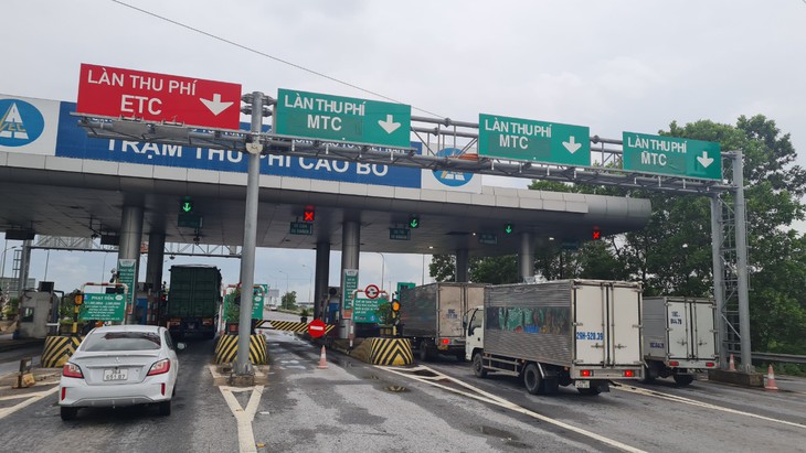 3 triệu phương tiện dán thẻ, 90 trạm đã lắp đặt làn thu phí không dừng - Ảnh 3.