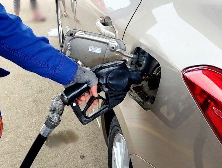 Tin vui, giá xăng có thể giảm trong ngày mai - Ảnh 2.