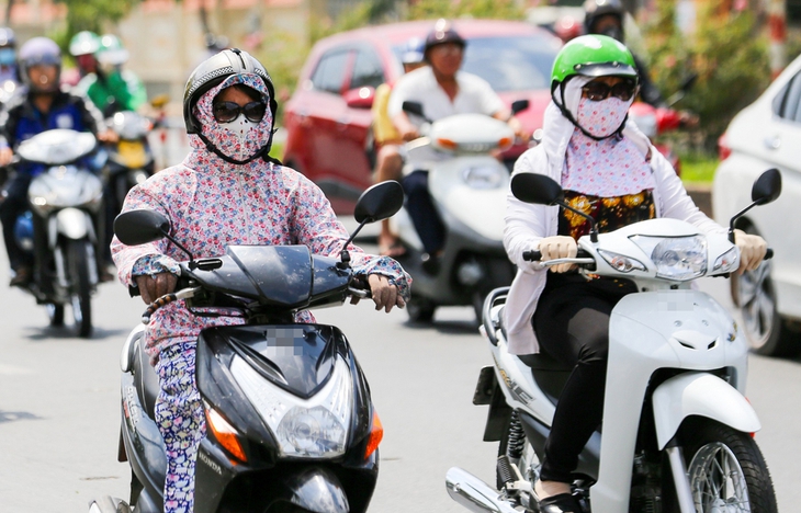 Vì sao nhiều người chịu đi làm xa hàng chục km dù xót xăng, đau lưng? - Ảnh 2. Vì sao nhiều người chịu đi làm xa hàng chục km dù xót xăng, đau lưng? - Ảnh 2.