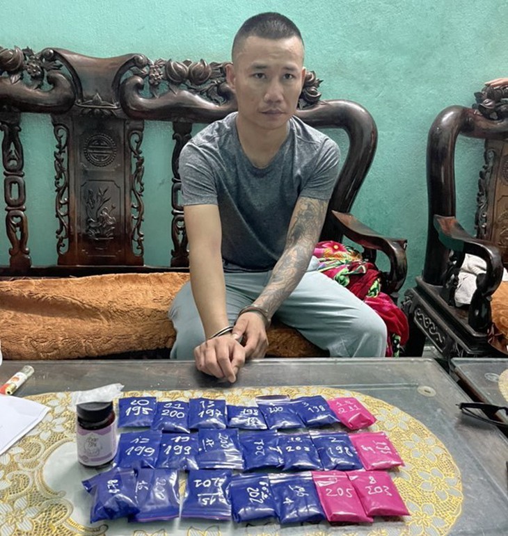 Quảng Bình: Bắt hai đối tượng mua bán hơn 5.700 viên ma túy - Ảnh 1.