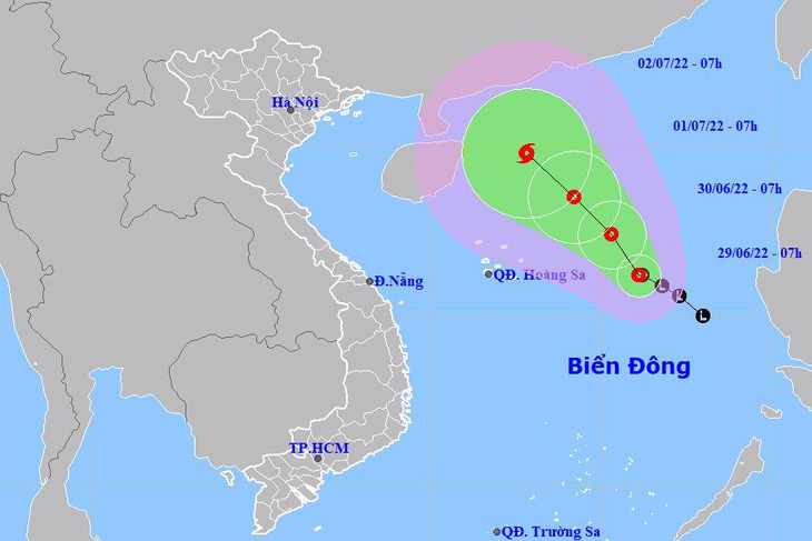 Áp thấp nhiệt đới khả năng mạnh lên thành bão số 1, cảnh báo mưa lớn kéo dài - Ảnh 1.