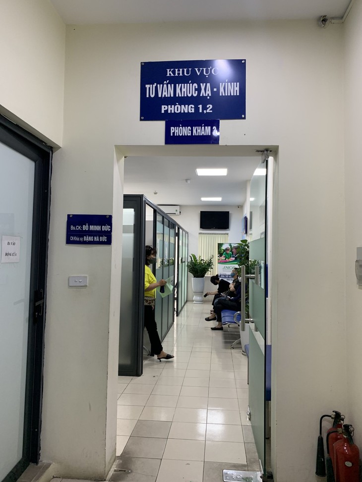Kính áp tròng cứng thấm khí ban ngày – "Cứu cánh" cho mắt có tật khúc xạ nặng - Ảnh 3.
