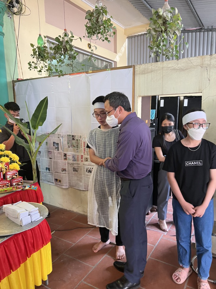 Khởi tố, bắt tạm giam cán bộ Sở GTVT lái xe tông chết 3 người - Ảnh 2. Khởi tố, bắt tạm giam cán bộ Sở GTVT lái xe tông chết 3 người - Ảnh 2.