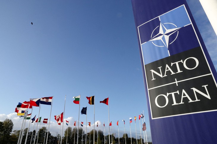 NATO chính thức khởi động quy trình thành viên cho Thụy Điển và Phần Lan - Ảnh 1.