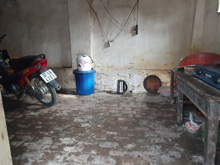Vụ 5 người trong gia đình tử vong sau bữa cơm ở Hưng Yên có dấu hiệu hình sự - Ảnh 3. Vụ 5 người trong gia đình tử vong sau bữa cơm ở Hưng Yên có dấu hiệu hình sự - Ảnh 3.