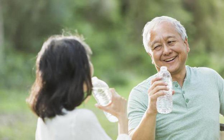 Phòng ngừa và trị đau đầu do mất nước
