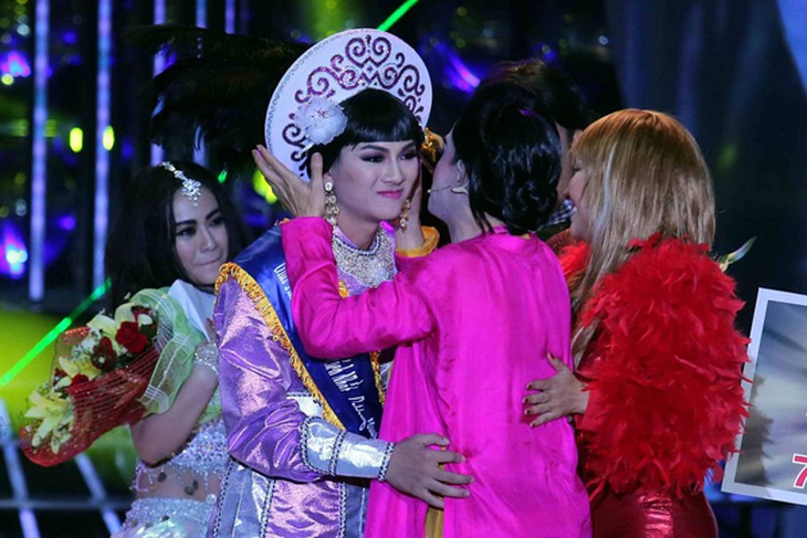 Hoài Lâm: Con nuôi Hoài Linh, 19 tuổi đã được "Tổ đãi" nhưng "bỏ phí" vì yêu sớm - Ảnh 2.