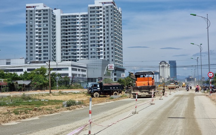 Dân lo nằm trong "biển nước" mùa lũ sau khi nâng đường