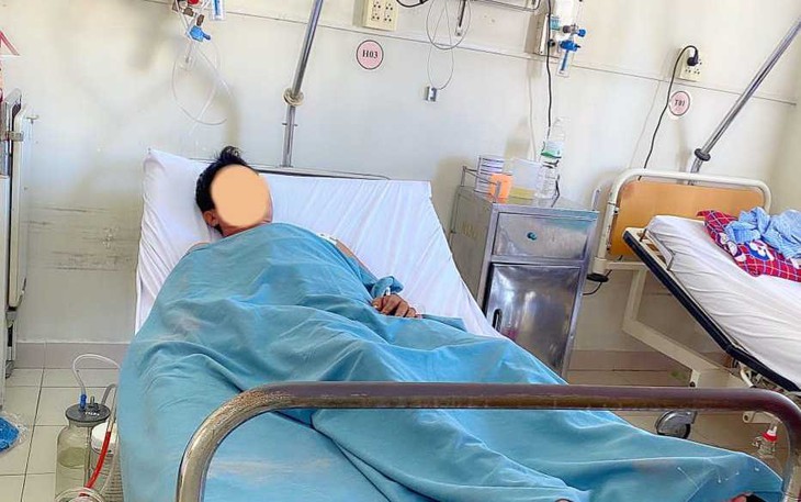 Cứu người đàn ông bị vật nhọn đâm xuyên ngực, thủng tim