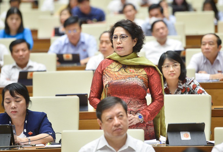 "Một xe cấp cứu doanh nghiệp biếu, tặng để chống dịch nhưng phải đóng thêm 600 triệu tiền thuế" - Ảnh 2. "Một xe cấp cứu doanh nghiệp biếu, tặng để chống dịch nhưng phải đóng thêm 600 triệu tiền thuế" - Ảnh 2.