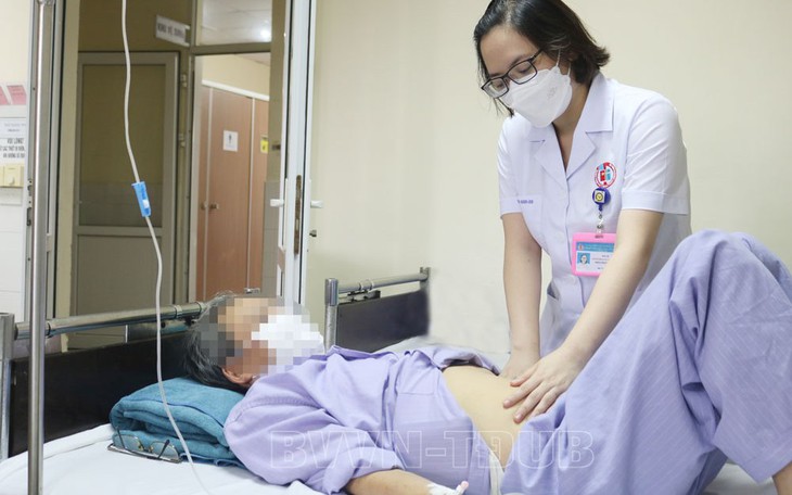Viêm gan cấp do dùng thuốc "gia truyền" chữa loét miệng
