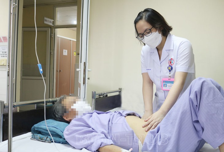 Viêm gan cấp do dùng thuốc "gia truyền" chữa loét miệng - Ảnh 1.