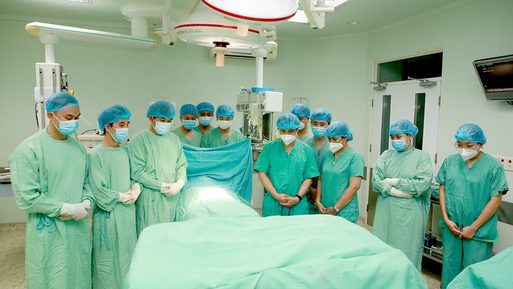 Ca hiến tạng sau khi chết não đầu tiên tại miền Trung - Tây Nguyên cứu sống 2 bệnh nhân - Ảnh 2. Ca hiến tạng sau khi chết não đầu tiên tại miền Trung - Tây Nguyên cứu sống 2 bệnh nhân - Ảnh 2.