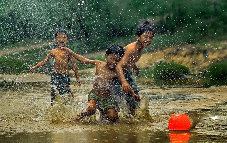 Hãy trả lại tuổi thơ hồn nhiên cho các học trò nhỏ! - Ảnh 2. Hãy trả lại tuổi thơ hồn nhiên cho các học trò nhỏ! - Ảnh 2.