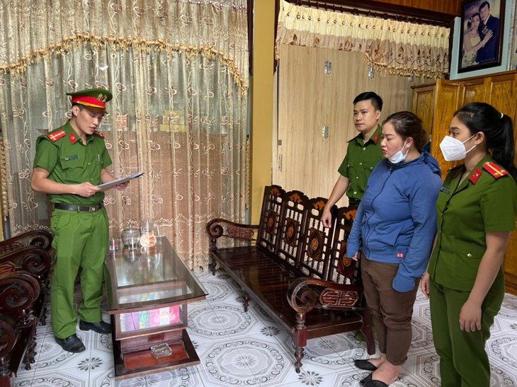 "Nữ quái" hứa xin việc giúp để lừa đảo, chiếm đoạt hơn 1 tỷ đồng - Ảnh 1.