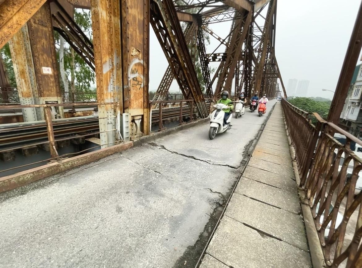 Chuyên gia hiến kế bảo tồn cầu Long Biên - Ảnh 2.