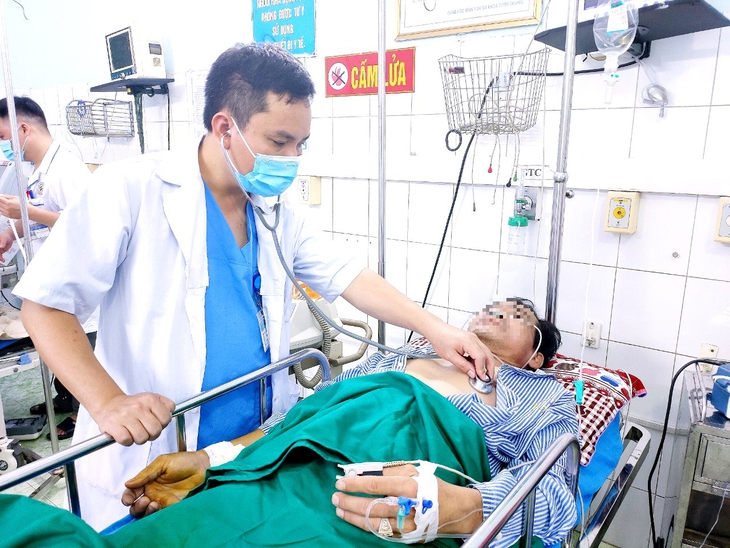 Người đàn ông 39 tuổi bất ngờ bị nhồi máu cơ tim suýt chết, làm sao để biết mình có nguy cơ? - Ảnh 2.