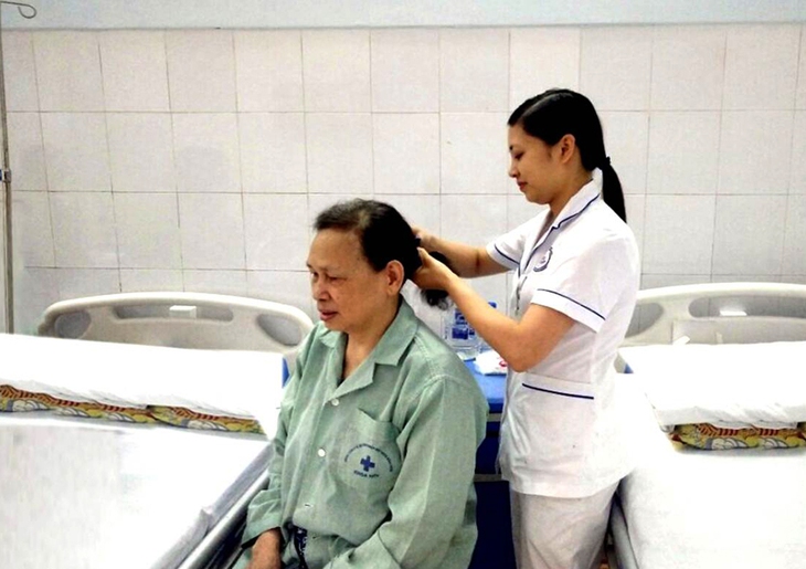 Vấn nạn bạo hành NVYT khiến công tác cứu chữa người bệnh gặp khó khăn - Ảnh 4. Vấn nạn bạo hành NVYT khiến công tác cứu chữa người bệnh gặp khó khăn - Ảnh 4.