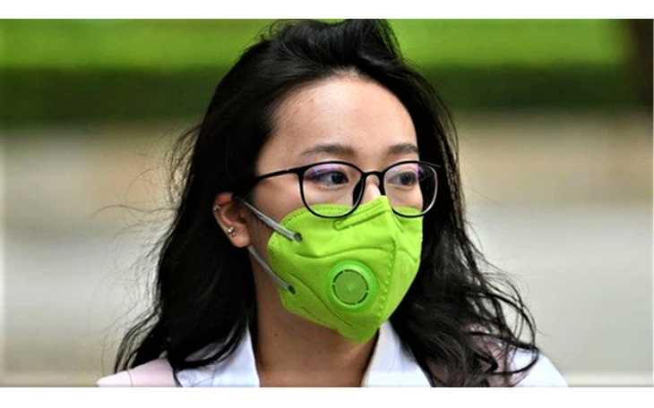 Thi tốt nghiệp THPT: Thí sinh được phép đeo khẩu trang có van thở vào phòng thi không?