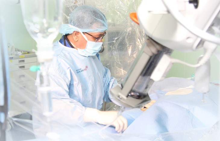 Điều trị thành công phình mạch máu não khổng lồ bằng phương pháp can thiệp nội mạch kết hợp máy DSA hiện đại - Ảnh 2. Điều trị thành công phình mạch máu não khổng lồ bằng phương pháp can thiệp nội mạch kết hợp máy DSA hiện đại - Ảnh 2.
