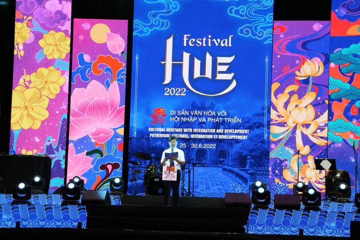 Tưng bừng "đại tiệc" âm thanh, ánh sáng khép lại Tuần lễ Festival Huế 2022 - Ảnh 5. Tưng bừng "đại tiệc" âm thanh, ánh sáng khép lại Tuần lễ Festival Huế 2022 - Ảnh 5.