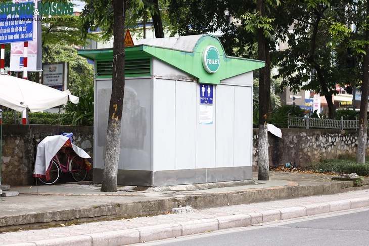 Chủ đầu tư nói về nghịch lý nhà vệ sinh công cộng ở thủ đô ‘cửa đóng, then cài’ - Ảnh 1. Chủ đầu tư nói về nghịch lý nhà vệ sinh công cộng ở thủ đô ‘cửa đóng, then cài’ - Ảnh 1.